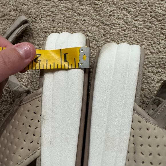 Clarks Cloudsteppers Drift Blossom Women's Wedge Sandals Light Taupe Size 9 - Picture 8 of 11